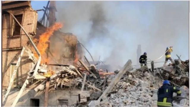 Ουκρανία: Οι Ρώσοι χτύπησαν καταφύγιο σε σχολείο - Φόβοι για δεκάδες νεκρούς