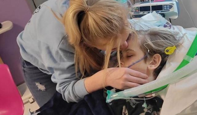 «Έφυγε» ο 12χρονος Άρτσι - Αποσύνδεσαν τα μηχανήματα οι γιατροί