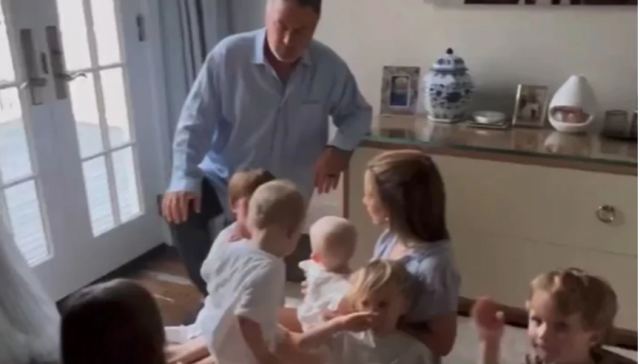 Ο Άλεκ Μπάλντουιν περιμένει το 7ο παιδί του