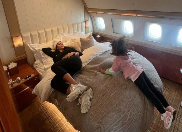 Κριστιάνο Ρονάλντο: Με ιδιωτικό τζετ στη Σαουδική Αραβία- Οι εικόνες που ανάρτησε η σύντροφός του