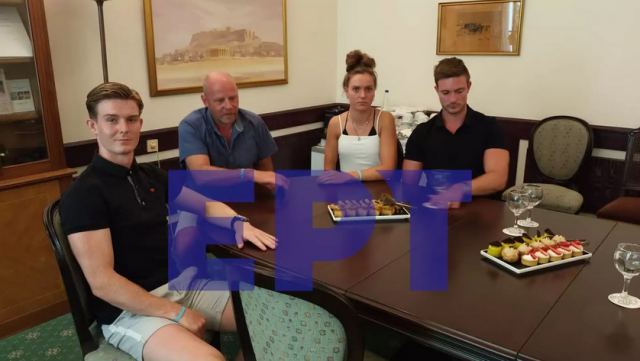 Τηλεφώνημα Κικίλια στην οικογένεια των Γερμανών που έζησαν τον τρόμο από τους νταήδες στην Κρήτη