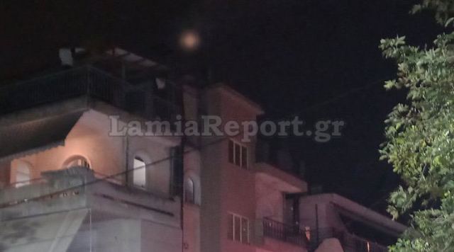 Λαμία: Κινητοποίηση της Πυροσβεστικής για φωτιά σε καμινάδα (ΒΙΝΤΕΟ)