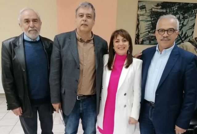 Ο π. Υπουργός Βερναρδάκης στο πλευρό της Βασιλικής Λάζου στη Λαμία