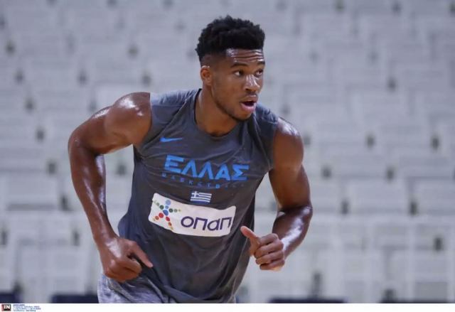 Γιάννης Αντετοκούνμπο: Εντυπωσιακά καρφώματα και ασίστ στην προπόνηση της Εθνικής μπάσκετ