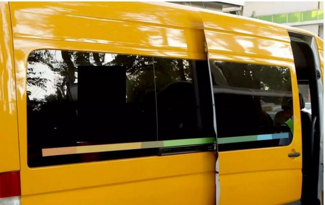 Ασπρόπυργος: Ξέχασαν παιδί μέσα στο σχολικό – Συνελήφθησαν οι γονείς, ο οδηγός και η συνοδός