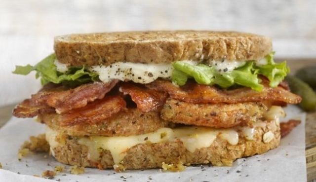 Ποιος είναι ο σωστός τρόπος να κόψεις ένα τοστ: Κάθετα ή διαγώνια;