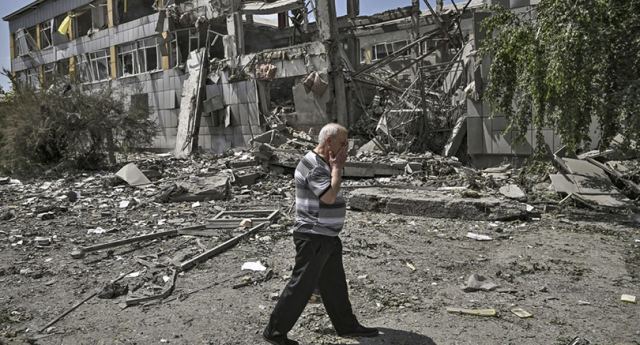 Ουκρανία: Έκκληση Ζελένσκι σε Μακρόν για βαρέα όπλα - οριακές μάχες στο Ντονμπάς, 100 Ουκρανοί σκοτώνονται κάθε μέρα