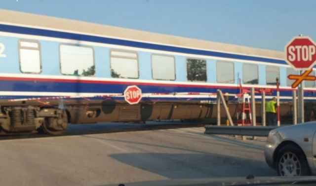 Τραυματισμός νεαρού άνδρα σε αυτοσχέδια σιδηροδρομική διάβαση