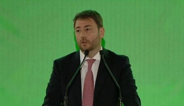 Ανδρουλάκης: Να μην περιμένουν σωσίβιο από το ΠΑΣΟΚ οι κ. Μητσοτάκης και Τσίπρας