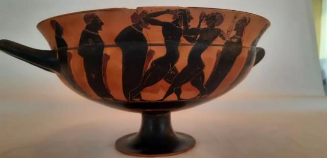 Επαναπατρίζονται 15 αρχαία αντικείμενα από την Ελβετία, που κατείχε έμπορος αρχαιοτήτων