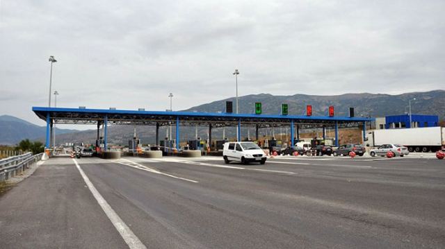 Απίστευτο: Δείτε τι έκανε για να μην πληρώνει διόδια