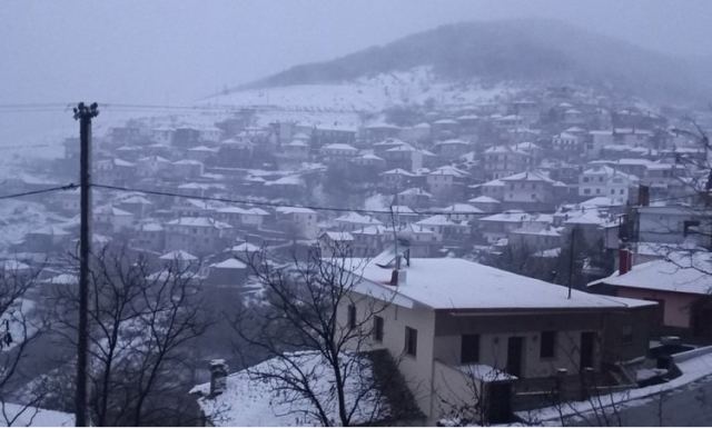 Στα λευκά, πρωί Τρίτης, τα ορεινά της Π.Ε. Λάρισας