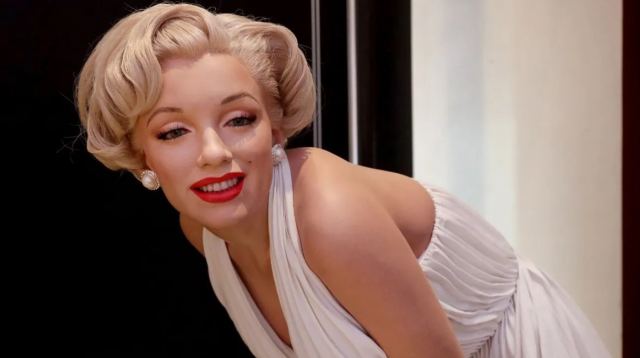 Μέριλιν Μονρό: Το κέρινο ομοίωμά της τοποθετήθηκε σε λόμπι ξενοδοχείου της Νέας Υόρκης