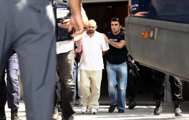 Βασίλης Παλαιοκώστας: Δεν κρατώ ευαγγέλιο, μα τουφέκι, λήστευα τράπεζες, τραυμάτισα αστυνομικούς