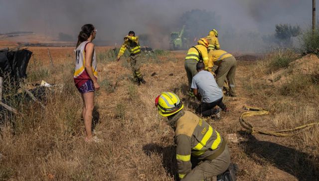 «Μάχη» με τις φωτιές δίνει η Ευρώπη: Χιλιάδες κάτοικοι εγκατέλειψαν τα σπίτια τους – «Χάθηκαν τα πάντα» λένε