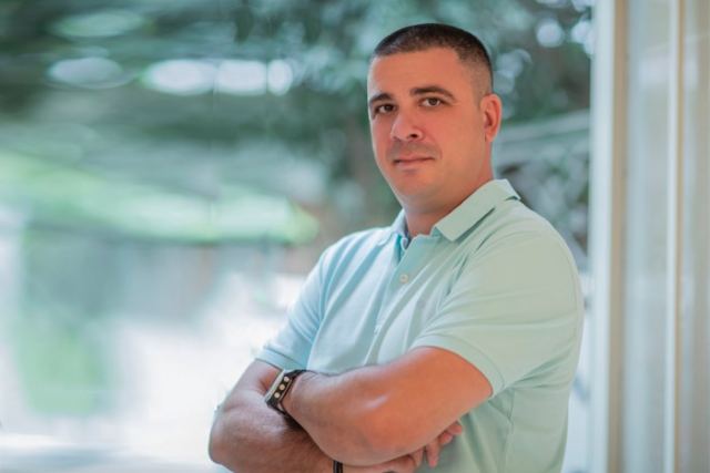 Πανουργιάς Πανουργιάς: «Ο κόσμος έχει κουραστεί από το δήθεν και το χτύπημα στην πλάτη»