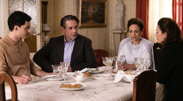 Άγριες Μέλισσες: O Δούκας διώχνει τον Ακύλα από το σπίτι του