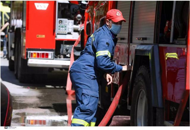 Ίλιον: Φωτιά σε διαμέρισμα – Απεγκλωβίστηκαν 2 παιδιά και 3 ενήλικες
