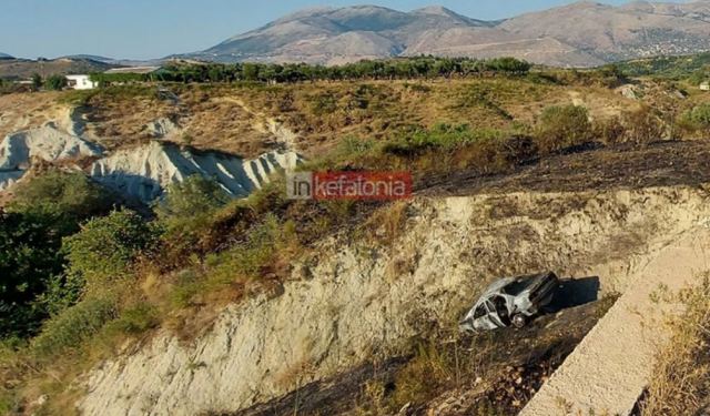 Φοβερό τροχαίο: Αυτοκίνητο βγήκε εκτός δρόμου και πήρε φωτιά