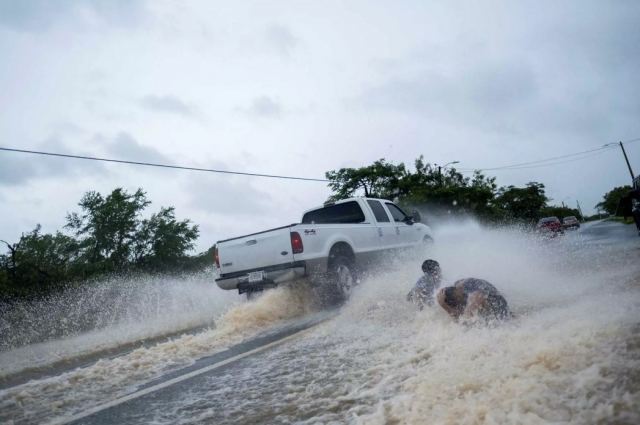 Ο κυκλώνας Φιόνα ενισχύθηκε και έφτασε στη βαθμίδα 4 πλησιάζοντας τις Βερμούδες