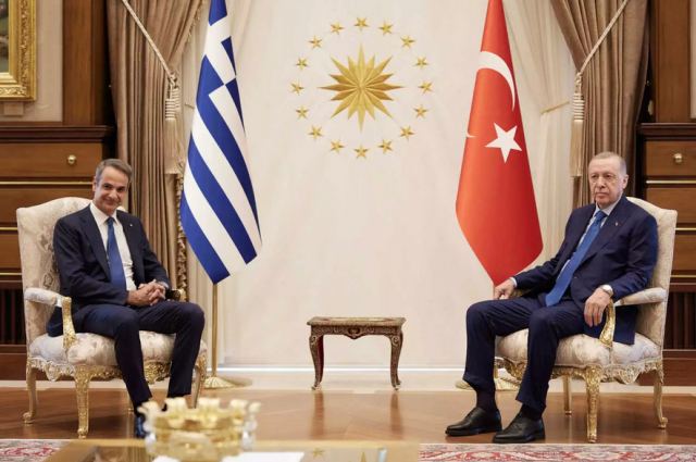 Έληξε το τετ α τετ Μητσοτάκη με Ερντογάν στην Άγκυρα - Σε εξέλιξη οι διευρυμένες συνομιλίες
