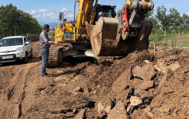 Στα πληγωμένα χωριά του Δομοκού ο Φάνης Σπανός