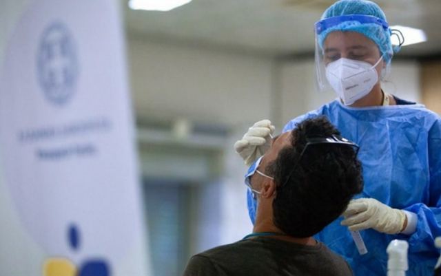 Κορωνοϊός: 5.610 κρούσματα σήμερα με 679 επαναλοιμώξεις - Στους 120 οι διασωληνωμένοι, 19 νέοι θάνατοι