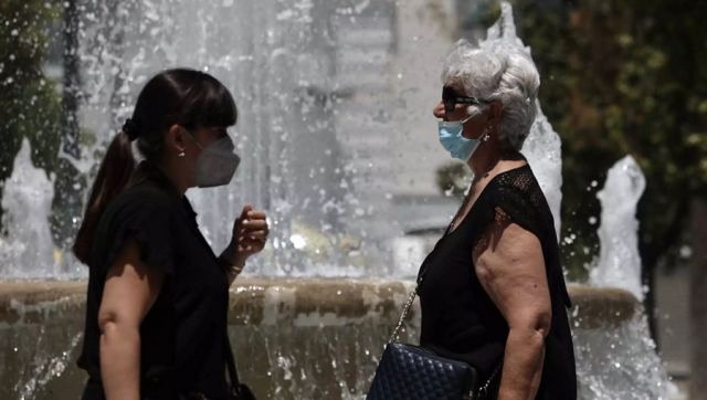 Κορωνοϊός: Η εκτόξευση των κρουσμάτων επαναφέρει τη συζήτηση για τις μάσκες