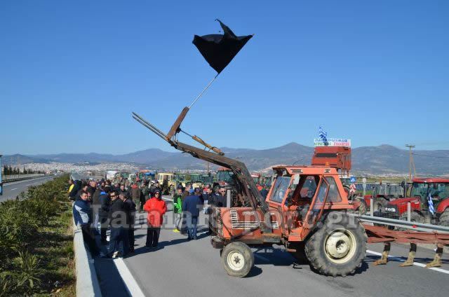 Μπλόκα: Τι γίνεται σε εθνική οδό και παραδρόμους
