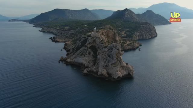 Ίσως το ομορφότερο ξωκλήσι κοντά στην Αττική με την εκπληκτική θέα - ΒΙΝΤΕΟ