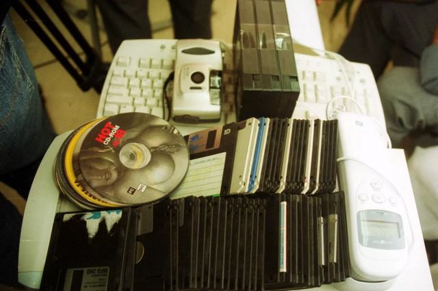 Πέταξαν τη συλλογή πορνό του γιου τους και τώρα θα τον αποζημιώσουν με 45.000 δολάρια