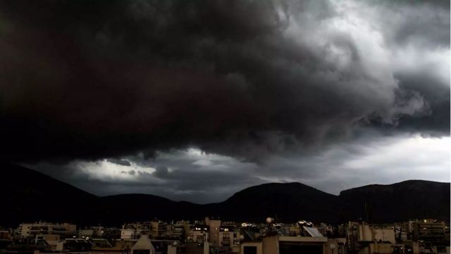 Κακοκαιρία το Σαββατοκύριακο με βροχές και καταιγίδες