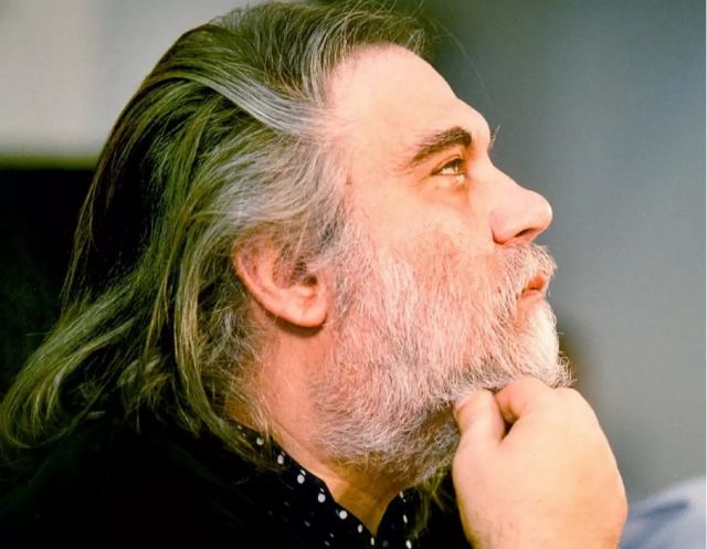 Όταν ο Βαγγέλης Παπαθανασίου κέρδισε το Όσκαρ για τη μουσική της ταινίας «Οι Δρόμοι της Φωτιάς»