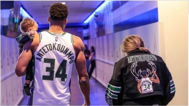 Γιάννης Αντετοκούνμπο: Διακοπές στο Costa Navarino με την οικογένειά του - «Όταν έρχομαι εδώ νιώθω ξανά όπως όταν ήμουν παιδί»