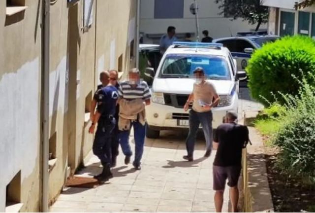 Ζίτσα: Ελεύθερος με περιοριστικούς όρους ο αντιδήμαρχος που έσερνε τον γάιδαρο με το αγροτικό