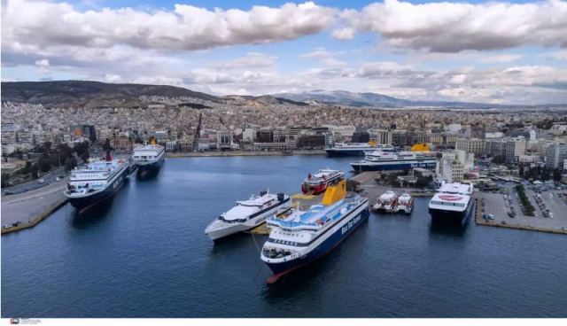 Συγκλονίζει ο καπετάνιος που εντόπισε το κοριτσάκι στη θάλασσα και ειδοποίησε - «Είδα τα χεράκια της, βούλιαζε»