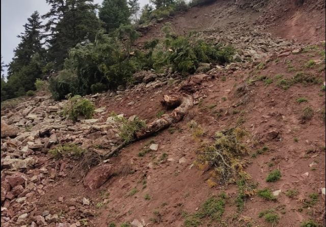 Νέα κατολίσθηση στα χωριά των Αγράφων - Έκλεισε ο δρόμος
