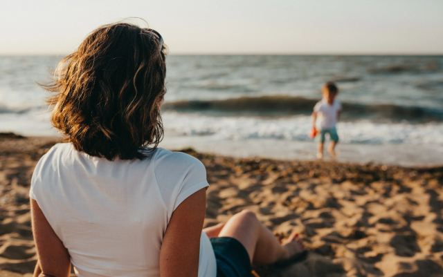 Κάθε χρόνο, ένα εκατομμύριο παιδιά μένουν ορφανά από μητέρα, λόγω του καρκίνου