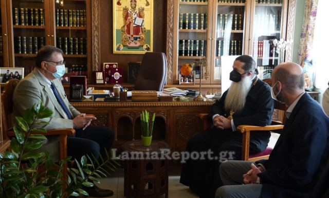 Συμεών: Βρισκόμαστε σε εμπόλεμη κατάσταση - Εξαδάκτυλος: Μπορούμε να ξεπεράσουμε το πρόβλημα