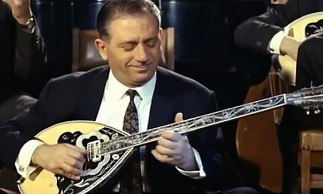 Όταν ο Γιώργος Ζαμπέτας ξεσήκωσε τις Κάννες: Η νύχτα που έσπασαν 10.000 ποτήρια