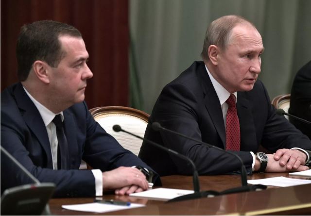 Ο Μεντβέντεφ «βομβαρδίζει» τις ΗΠΑ: Αυτοκρατορία που έχει βάψει τα χέρια της με αίμα σε όλο τον πλανήτη