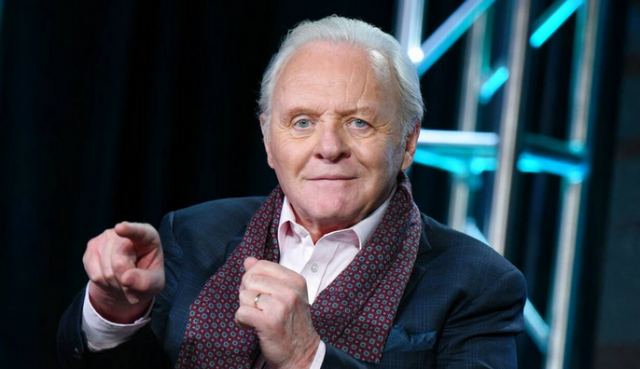 Ο Άντονι Χόπκινς χορεύει συρτάκι και αποθεώνει την Ελλάδα και τον Ζορμπά - Το viral βίντεο