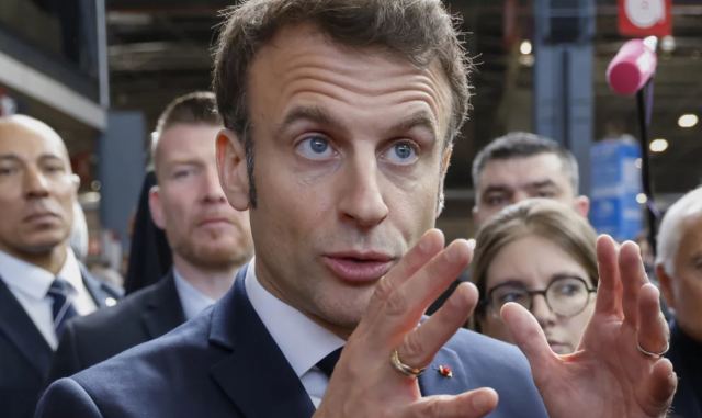 Αντιμέτωπος με δύο προτάσεις μομφής σήμερα ο Μακρόν - Αν απορριφθούν, περνά αυτόματα το νέο συνταξιοδοτικό