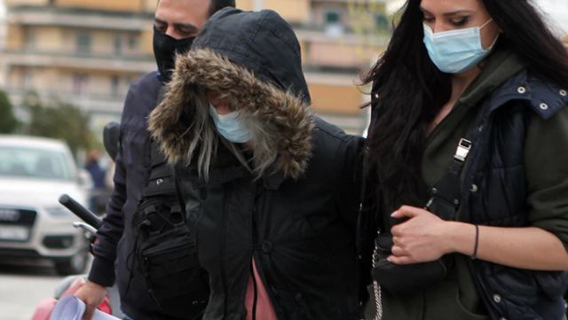 Ρούλα Πισπιρίγκου από τον Κορυδαλλό: Δε βρίσκω να έχω κάνει κάτι κακό στα παιδιά και δεν με ενδιαφέρει κανένας Μάνος