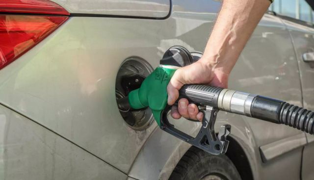 Επίδομα καυσίμων: Άνοιξε η πλατφόρμα για τις αιτήσεις - Πώς θα βγάλετε το Fuel Pass, oι δικαιούχοι και τα ποσά