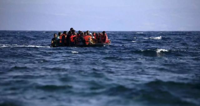 Κρήτη: Επιχείρηση διάσωσης 220 προσφύγων και μεταναστών - Ψαράς είδε το ακυβέρνητο σκάφος τους