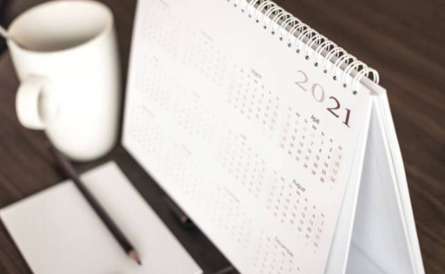 Αργίες 2021: Πότε πέφτει Πάσχα, Πρωτομαγιά και Αγίου Πνεύματος