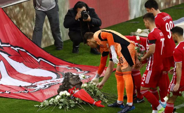 Ολυμπιακός: Το ποδοσφαιρικό τμήμα τιμάει τα θύματα της Θύρας 7 πριν από το ματς με τον ΠΑΟΚ