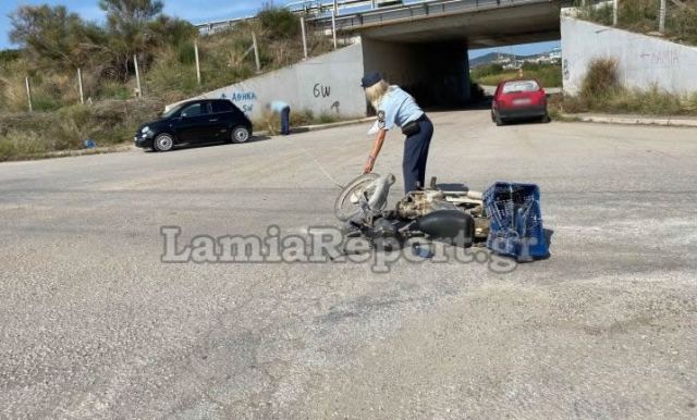 Λαμία: Τροχαίο με μηχανάκι - Τον έσωσε το κράνος - Δείτε εικόνες