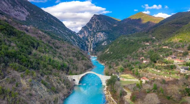 Άραχθος: Ο ποταμός που διασχίζει μία από τις ομορφότερες περιοχές της Ελλάδας